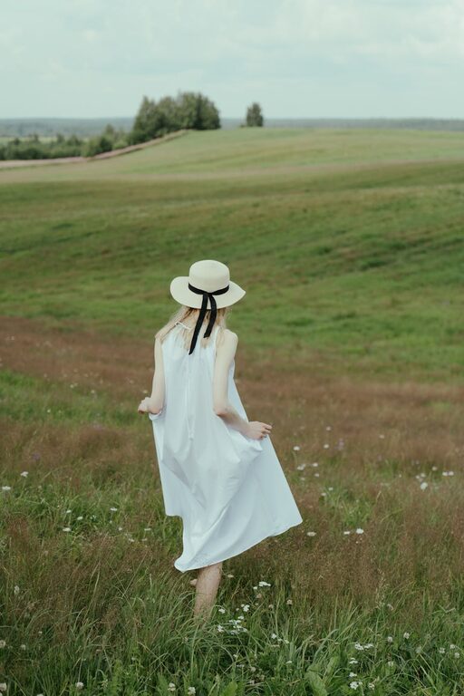 Beginner Guide to Mindful Walking: Step into Calm and Clarity
